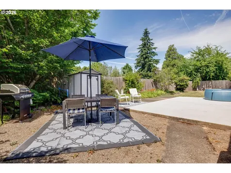 1563 NE Village Squire Court Gresham OR 97030