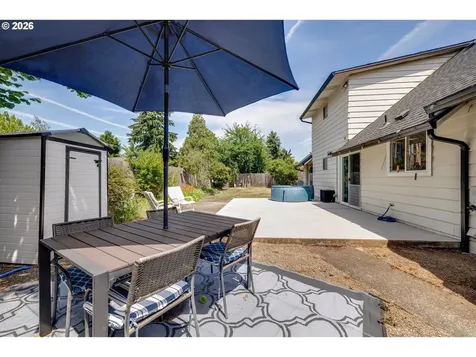 1563 NE Village Squire Court Gresham OR 97030