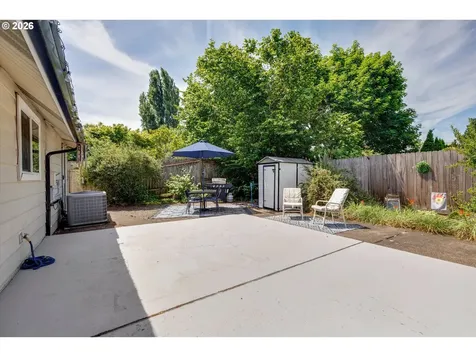 1563 NE Village Squire Court Gresham OR 97030