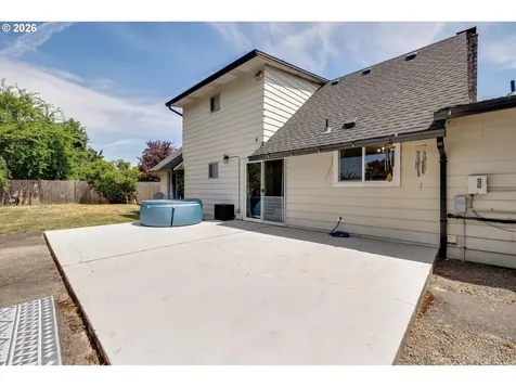 1563 NE Village Squire Court Gresham OR 97030