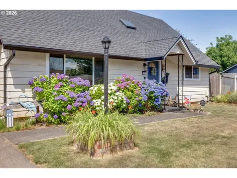 1563 NE Village Squire Court Gresham OR 97030