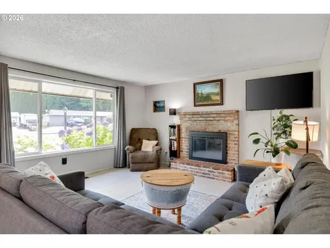 1563 NE Village Squire Court Gresham OR 97030