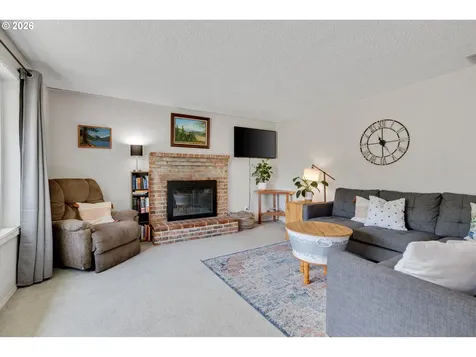 1563 NE Village Squire Court Gresham OR 97030