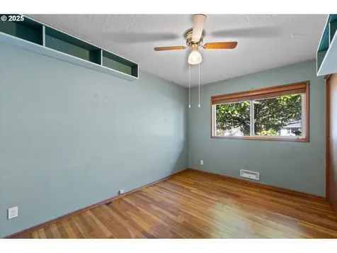 12342 NE Knott Street Portland OR 97230