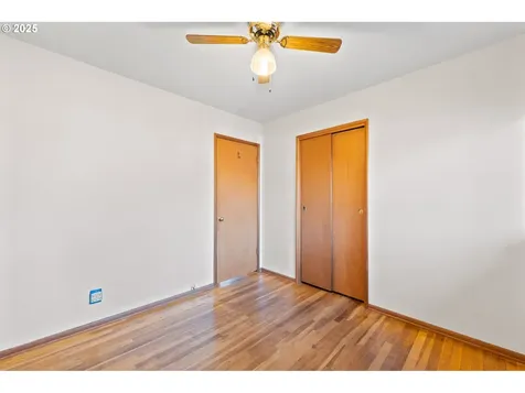12342 NE Knott Street Portland OR 97230