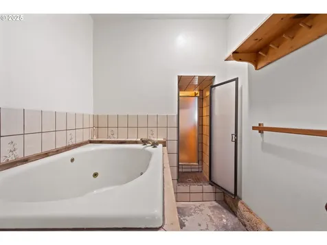 12342 NE Knott Street Portland OR 97230