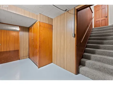 12342 NE Knott Street Portland OR 97230