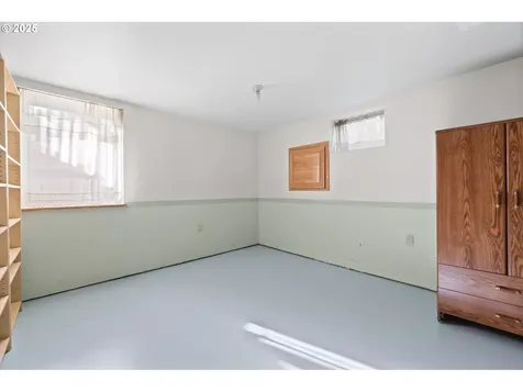 12342 NE Knott Street Portland OR 97230