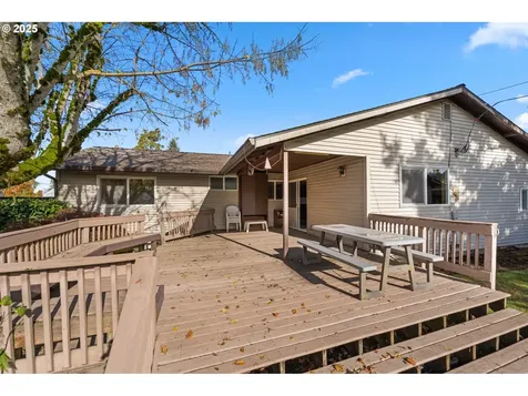 12342 NE Knott Street Portland OR 97230