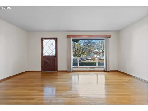 12342 NE Knott Street Portland OR 97230