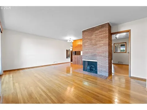 12342 NE Knott Street Portland OR 97230