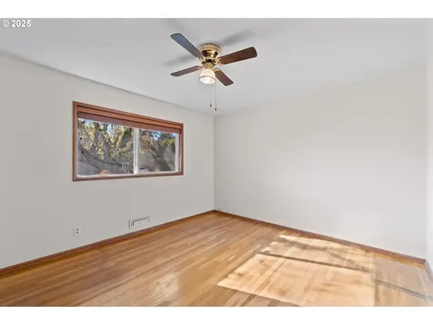 12342 NE Knott Street Portland OR 97230