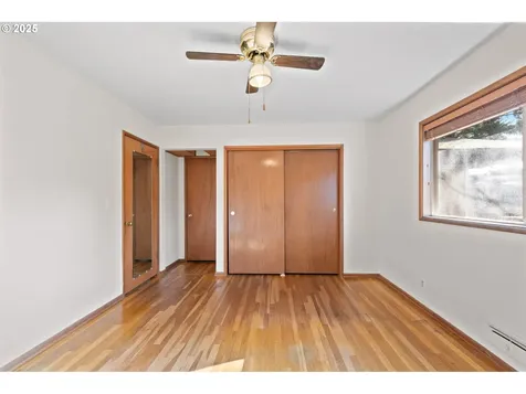 12342 NE Knott Street Portland OR 97230
