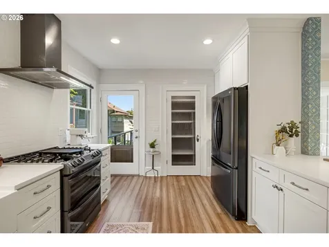 3312 S Corbett Avenue Portland OR 97239
