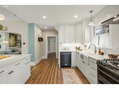 3312 S Corbett Avenue Portland OR 97239
