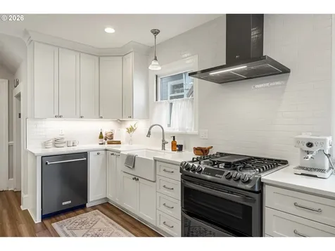 3312 S Corbett Avenue Portland OR 97239