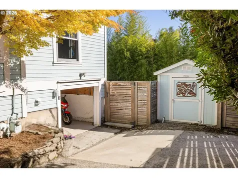 3312 S Corbett Avenue Portland OR 97239