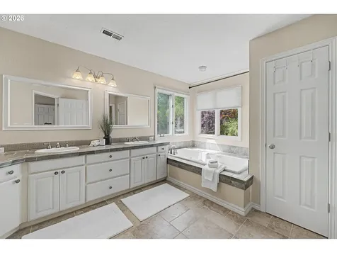 13202 Rogers Road Lake Oswego OR 97035