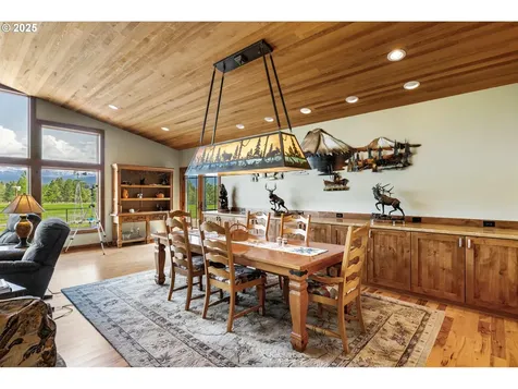 60 Jennings Road Trout Lake WA 98650