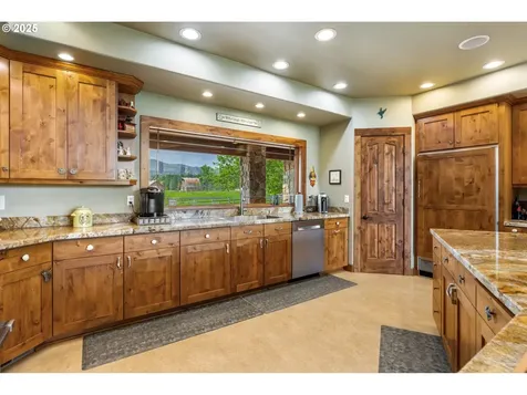 60 Jennings Road Trout Lake WA 98650