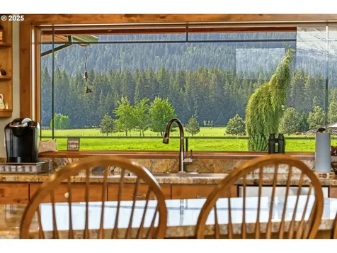 60 Jennings Road Trout Lake WA 98650