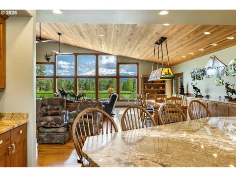 60 Jennings Road Trout Lake WA 98650