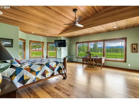 60 Jennings Road Trout Lake WA 98650