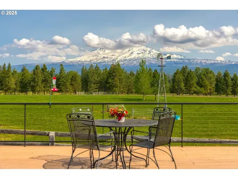 60 Jennings Road Trout Lake WA 98650