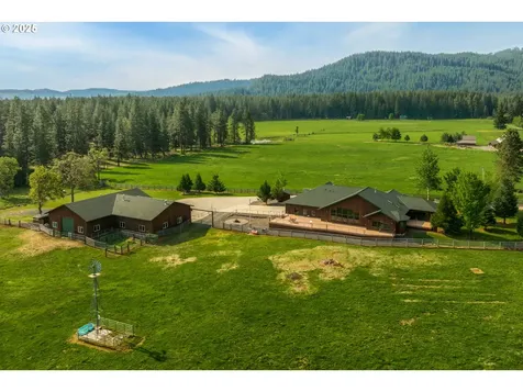 60 Jennings Road Trout Lake WA 98650