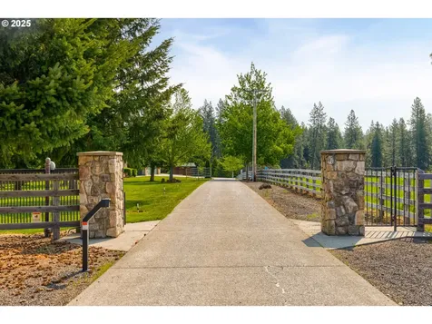 60 Jennings Road Trout Lake WA 98650