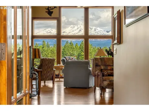 60 Jennings Road Trout Lake WA 98650