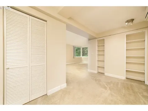 1205 SW Cardinell Drive Portland OR 97201