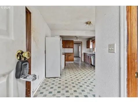 805 SE 197th Avenue Portland OR 97233