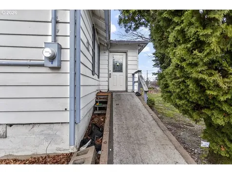 805 SE 197th Avenue Portland OR 97233