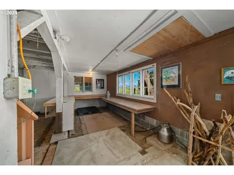 25 Fraser Road Tillamook OR 97141