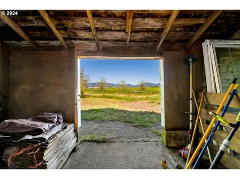 25 Fraser Road Tillamook OR 97141