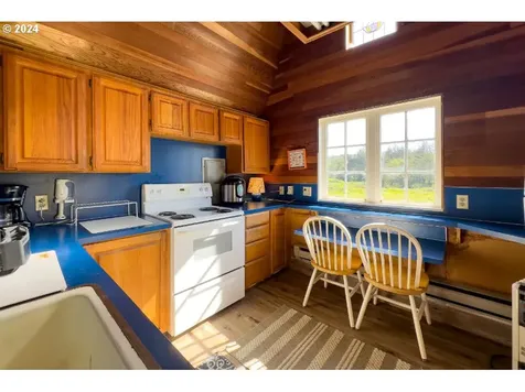 25 Fraser Road Tillamook OR 97141