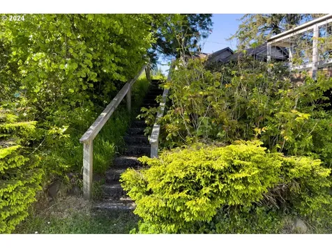 25 Fraser Road Tillamook OR 97141
