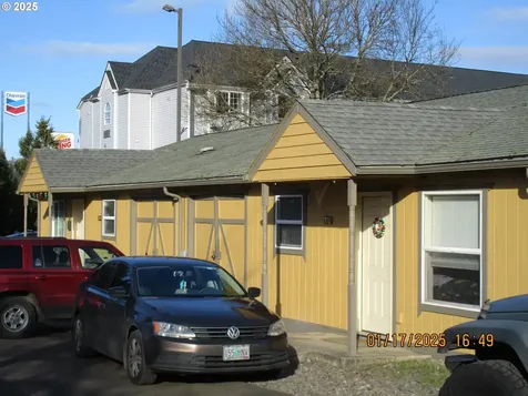 1461/1467 Gleason Avenue Sutherlin OR 97479