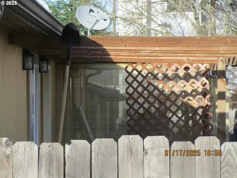 1461/1467 Gleason Avenue Sutherlin OR 97479