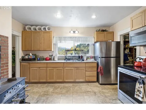 27403 State Highway 38 Elkton OR 97436