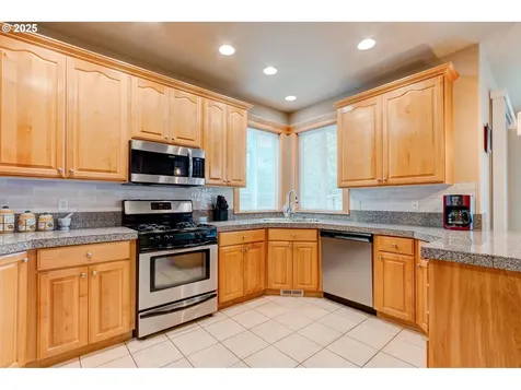 16710 NE 5th Street Vancouver WA 98684