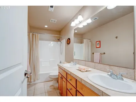 16710 NE 5th Street Vancouver WA 98684