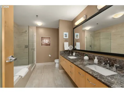1221 SW 10th Avenue Portland OR 97205