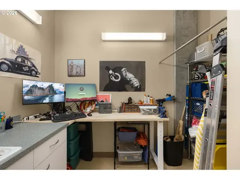 1221 SW 10th Avenue Portland OR 97205