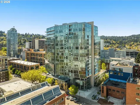 1221 SW 10th Avenue Portland OR 97205