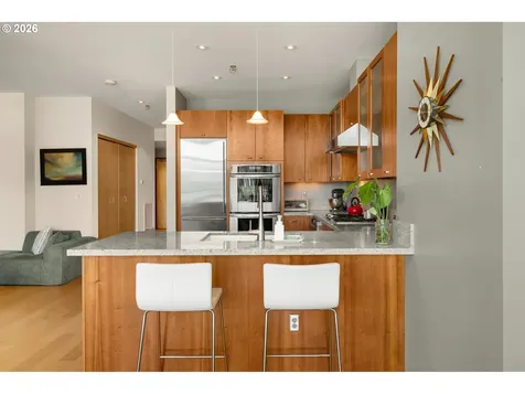 1221 SW 10th Avenue Portland OR 97205