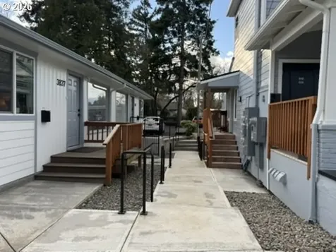 3823 SE 52nd Avenue Portland OR 97206