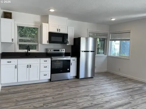 3823 SE 52nd Avenue Portland OR 97206