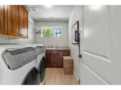 977 Marylhurst Circle West Linn OR 97068